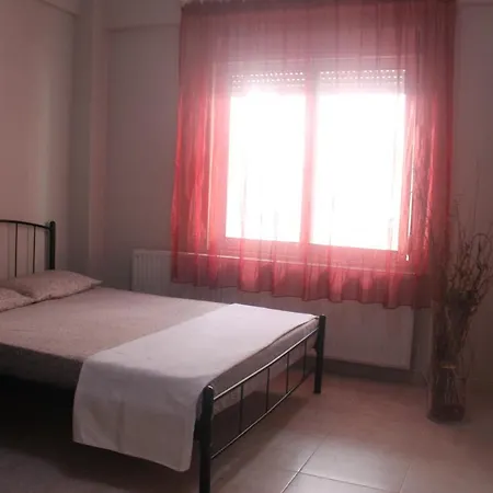 Paralia Apartments *